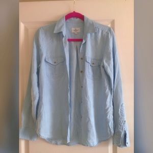 American Eagle Chambray Button Up Shirt